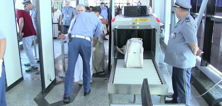 حجاج الجزائر "يُزفون" إلى البقاع المقدسة بالولائم والزغاريد