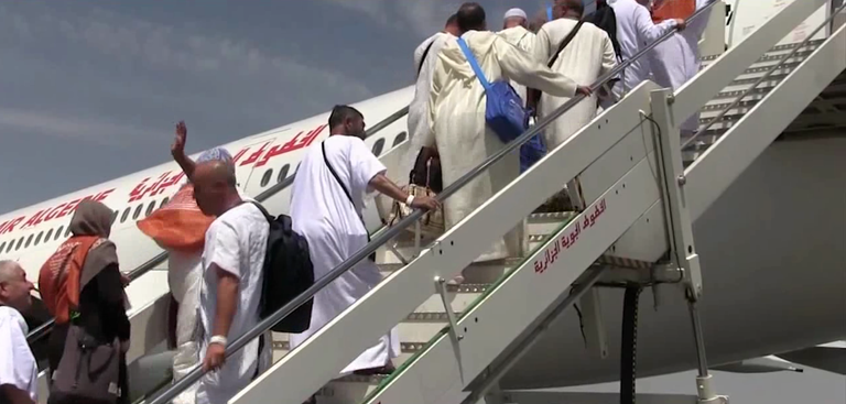 حجاج الجزائر "يُزفون" إلى البقاع المقدسة بالولائم والزغاريد