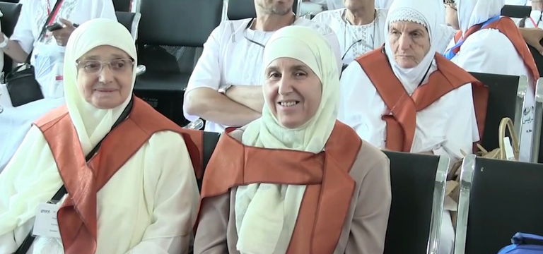 حجاج الجزائر "يُزفون" إلى البقاع المقدسة بالولائم والزغاريد