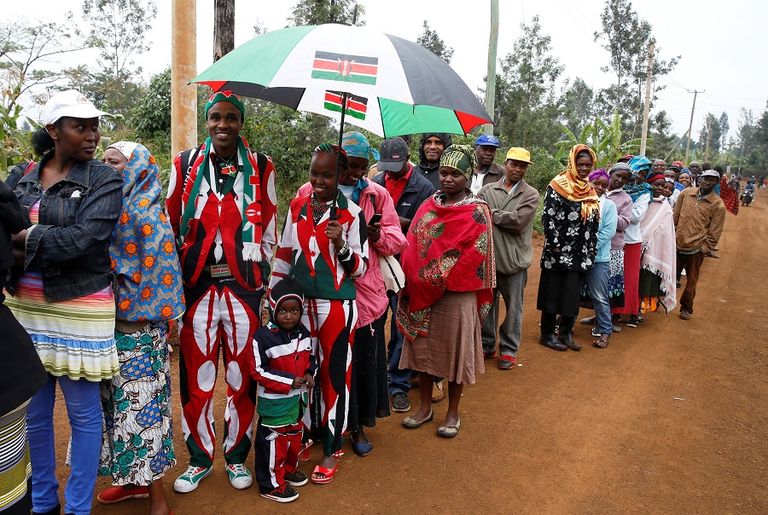 كينية تدلى بصوتها في انتخابات الرئاسة