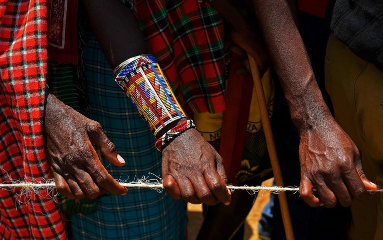 كينية تدلى بصوتها في انتخابات الرئاسة