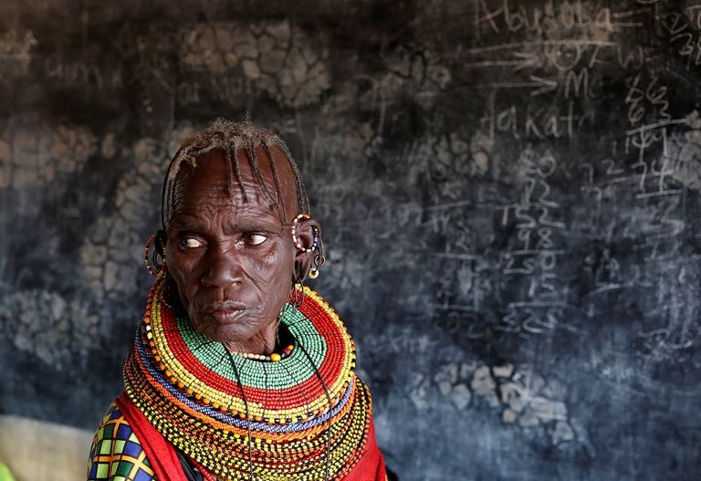 كينية تدلى بصوتها في انتخابات الرئاسة