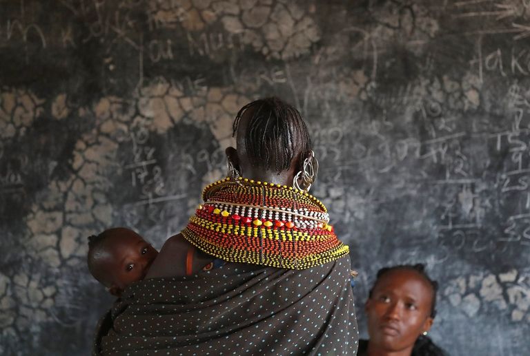 كينية تدلى بصوتها في انتخابات الرئاسة