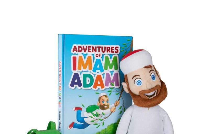 "الإمام آدم" يخوض سلسلة مغامرات في طريقه لأداء الحج