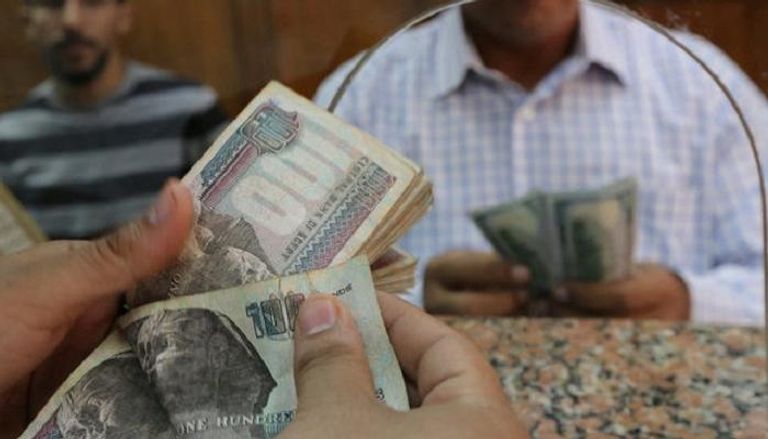 انخفاض عجز الموازنة في مصر