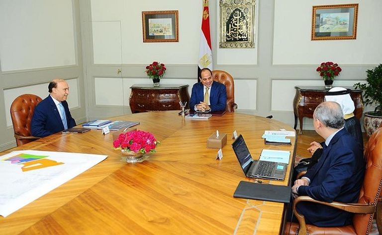 جانب من لقاء السيسي ورئيس موانئ دبي