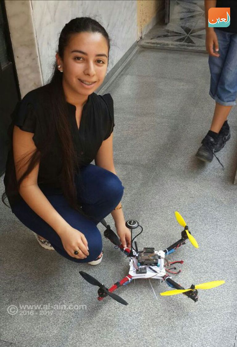 ميار وائل تصنع طائرة بدون طيار