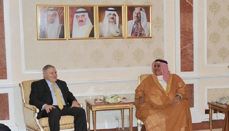 وزير الخارجية البحريني برفقة المبعوث الأمريكي 