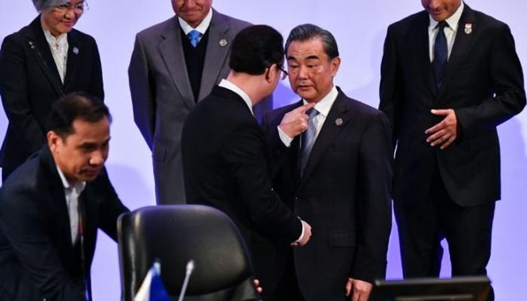 وزيرا خارجية الصين واليابان ضمن أحد اللقاءات (أرشيف أ.ف.ب)