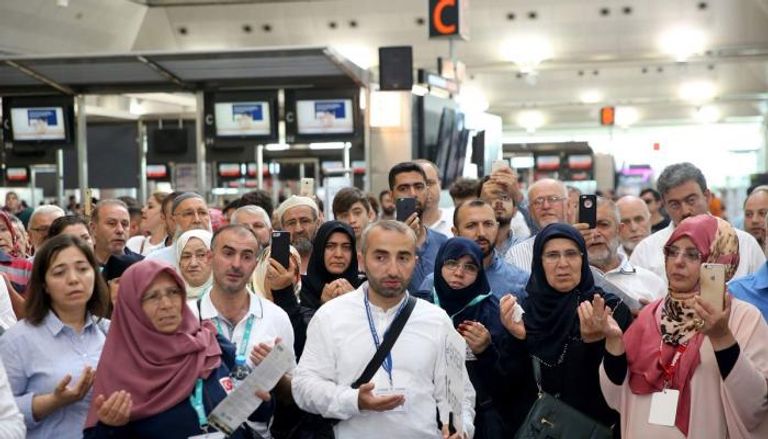 حجاج أتراك زاروا القدس قبل مغادرتهم إلى مكة المكرمة والمدينة المنورة