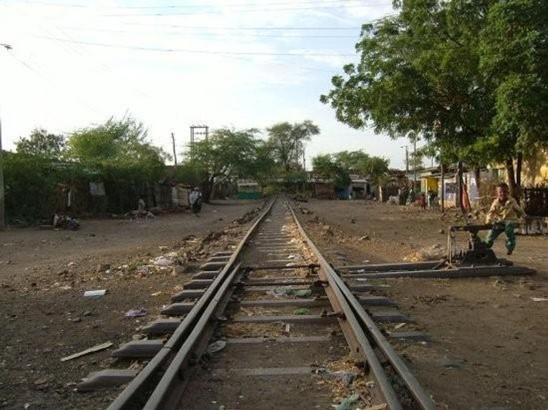 أحد القطارات بالعاصمة الأمريكية واشنطن (رويترز)