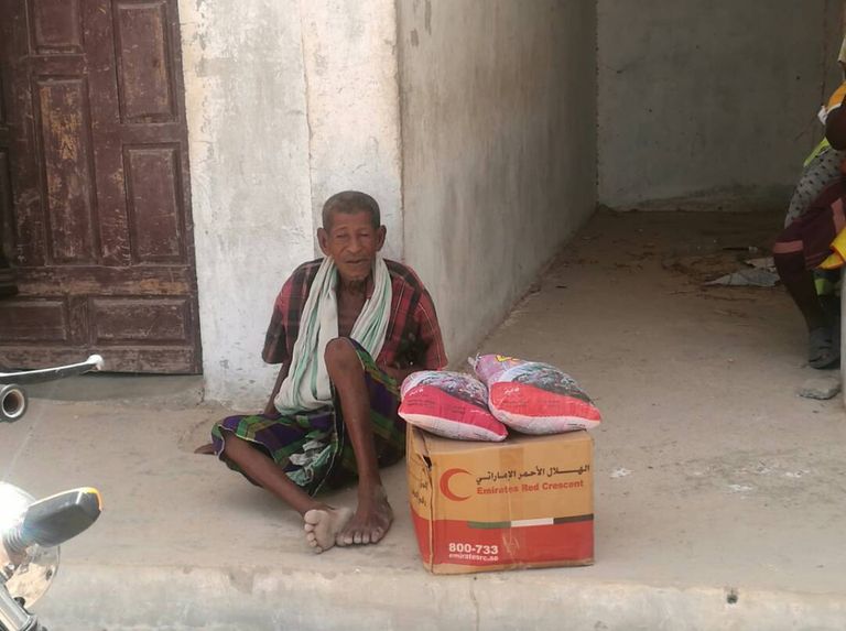 مساعدات غذائية إلى منطقة ردفان