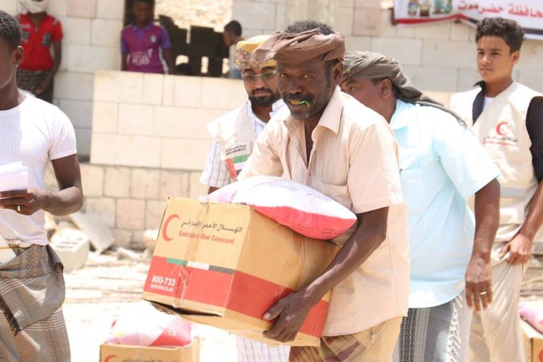 مساعدات غذائية إلى منطقة ردفان