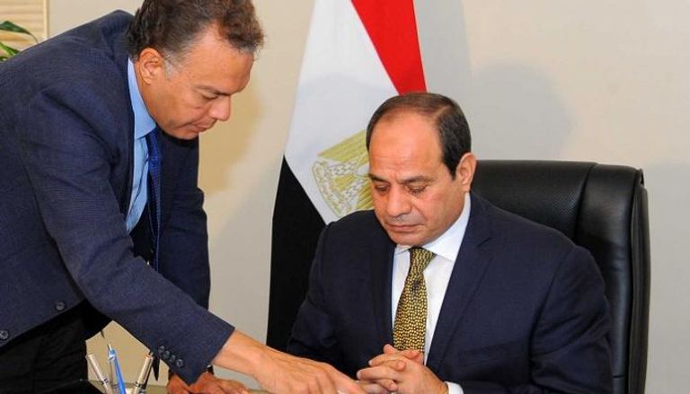الرئيس المصري ووزير النقل