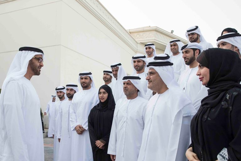 الشيخ محمد بن زايد آل نهيان برفقة وفد من سوق أبوظبي للأوراق المالية