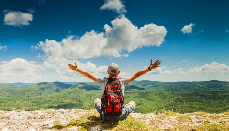 السعادة شعور داخلي قد لا يفهمه الآخرون