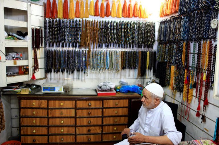 السبح تجارة رائجة في سوق الحراج ببغداد