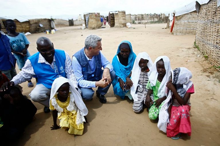 فيليبو جراندي خلال جولته بمخيم لاجئي جنوب السودان