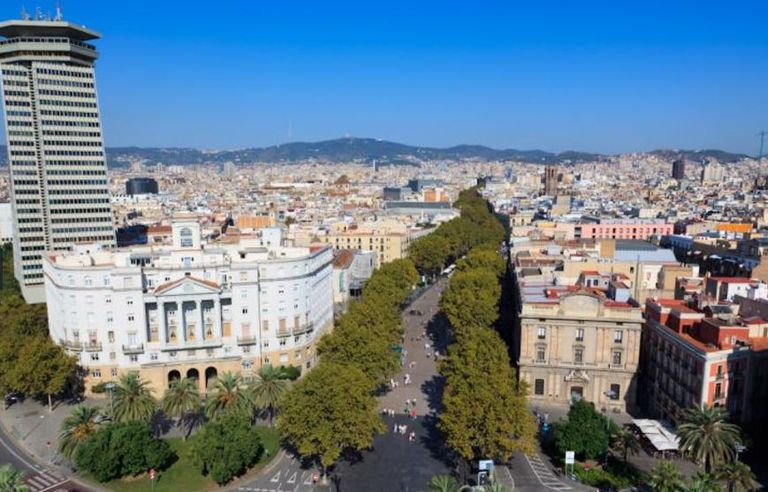 شارع لاس رامبلاس وسط برشلونة