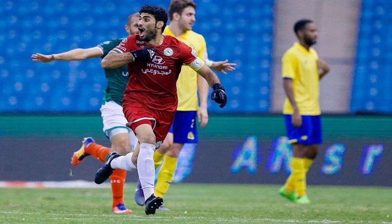 حارس الاتفاق يعتذر  بعد صناعته هدف التعادل أمام النصر