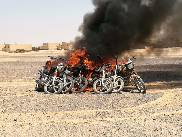 الإرهابيون الثلاثة بعد القبض عليهم