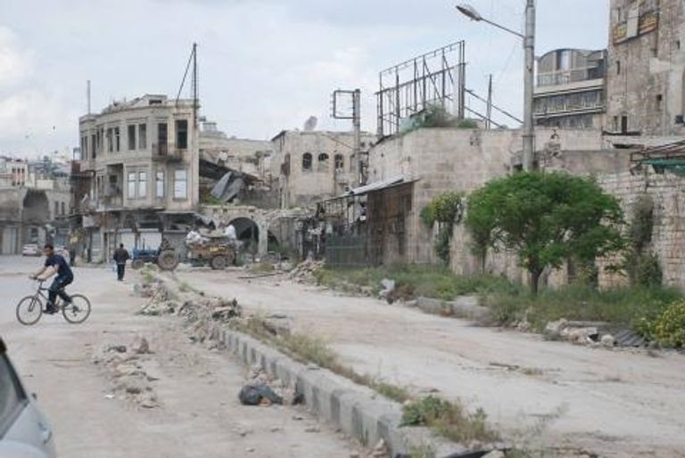 السكان يسعون لإصلاح ما خربته الحرب