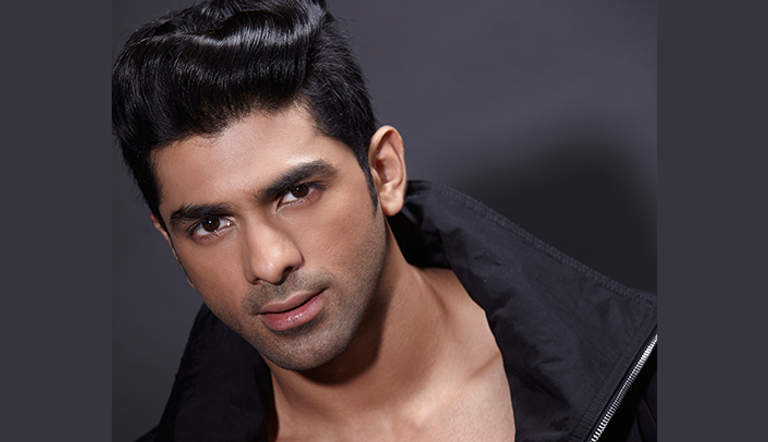 نجم بوليوود طه شاه 