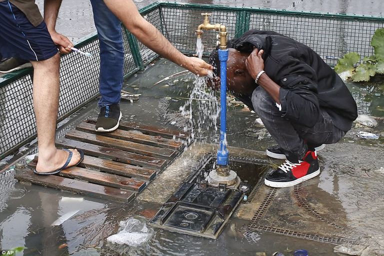 مخيم أقامه المهاجرون في باريس