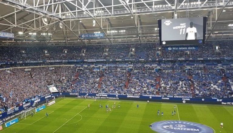 تسويد وجه فيرنر فيرنر وأحد لاعبي شالكه