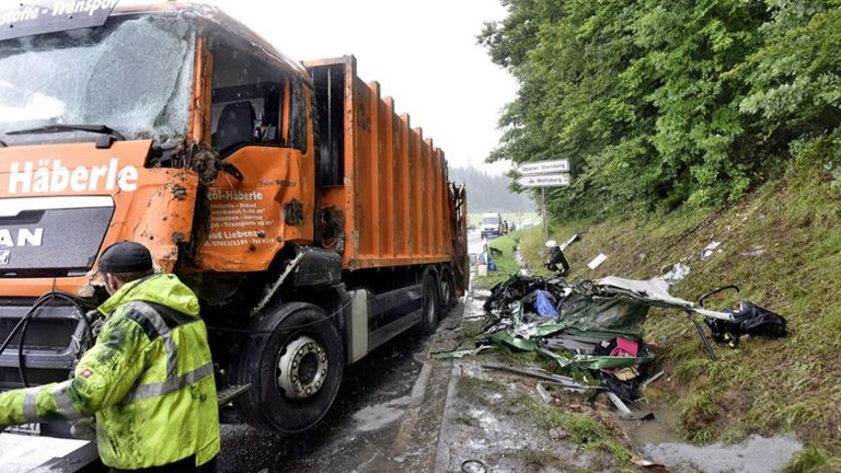 جانب من مراسم الدفن