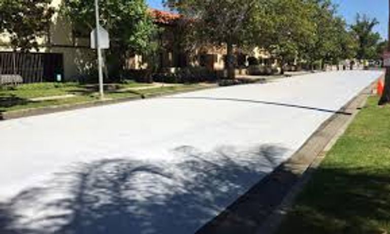 عملية طلاء الشوارع