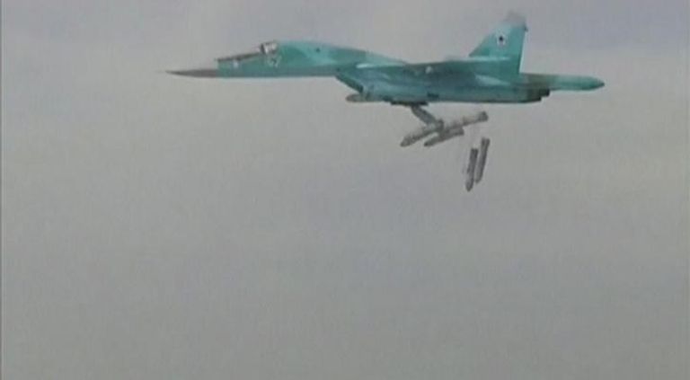 دخان متصاعد من مدينة دير الزور- أرشيفية