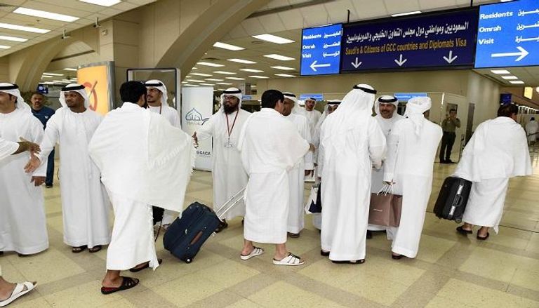 حجاج بعثة الإمارات يصلون إلى السعودية