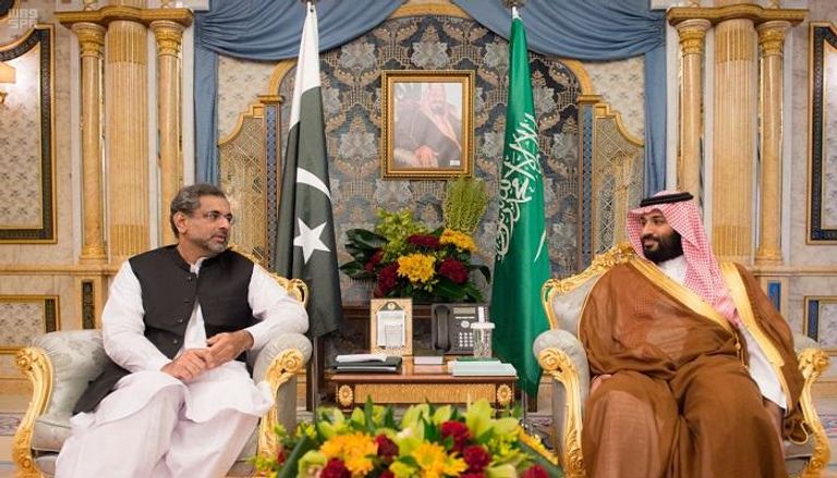 الأمير محمد بن سلمان  ولي العهد السعودي مع رئيس وزراء باكستان