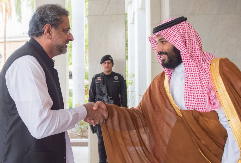 الأمير محمد بن سلمان  ولي العهد السعودي مع رئيس وزراء باكستان