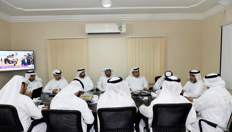 جانب من جلسة بعثة الحج