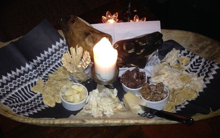 ميرور تنشر أغرب 14 أكلة في رحلات صحفييها