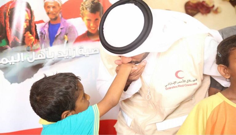 "الهلال الأحمر الإماراتي" تدشن حملة "وصية زايد بأهل اليمن" في حضرموت