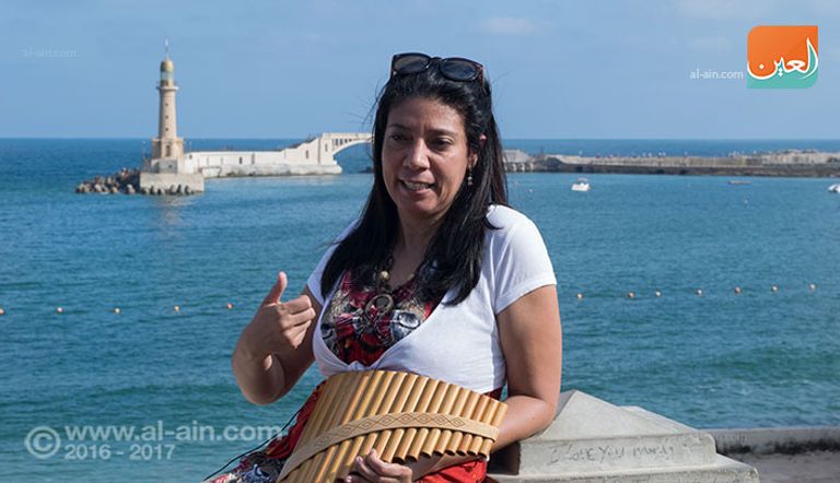 أول عازف "بان فلوت" بالعالم العربي