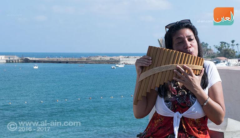 أول عازف "بان فلوت" بالعالم العربي