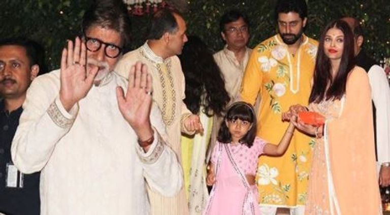 بالصور.. نجوم بوليوود يجتمعون للاحتفال بعيد غانيشا