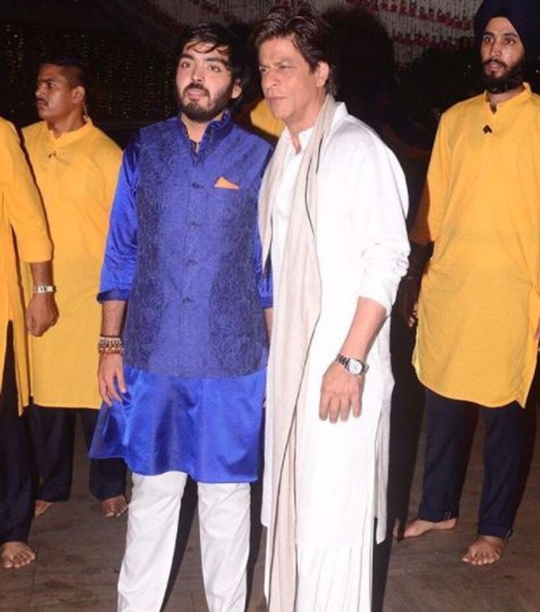 بالصور.. نجوم بوليوود يجتمعون للاحتفال بعيد غانيشا