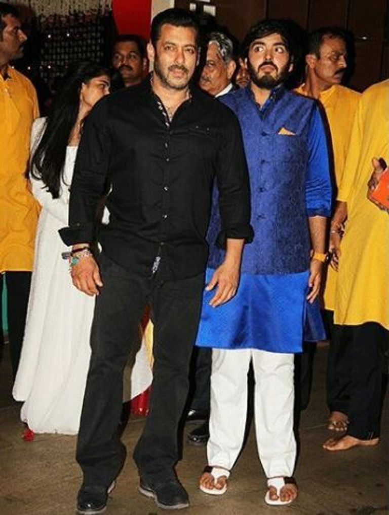 بالصور.. نجوم بوليوود يجتمعون للاحتفال بعيد غانيشا