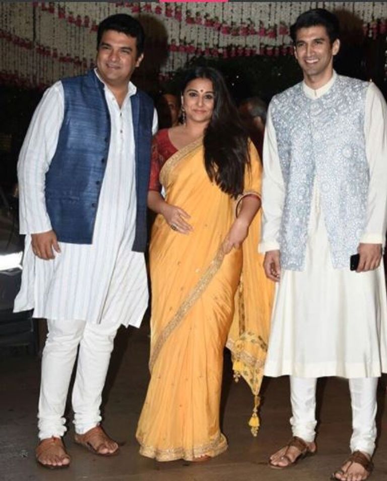 بالصور.. نجوم بوليوود يجتمعون للاحتفال بعيد غانيشا