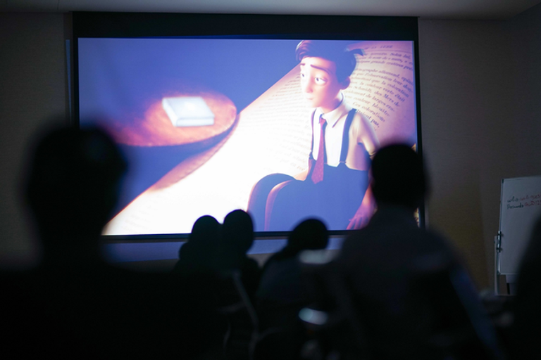 تتراوح أعمار المشتركين بين 10-19 عاماً