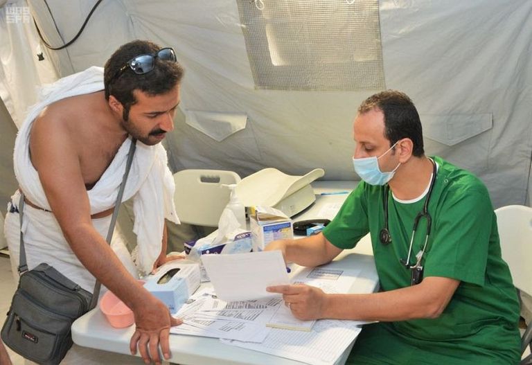 جنود السعودية يخدمون حجاج بيت الله الحرام