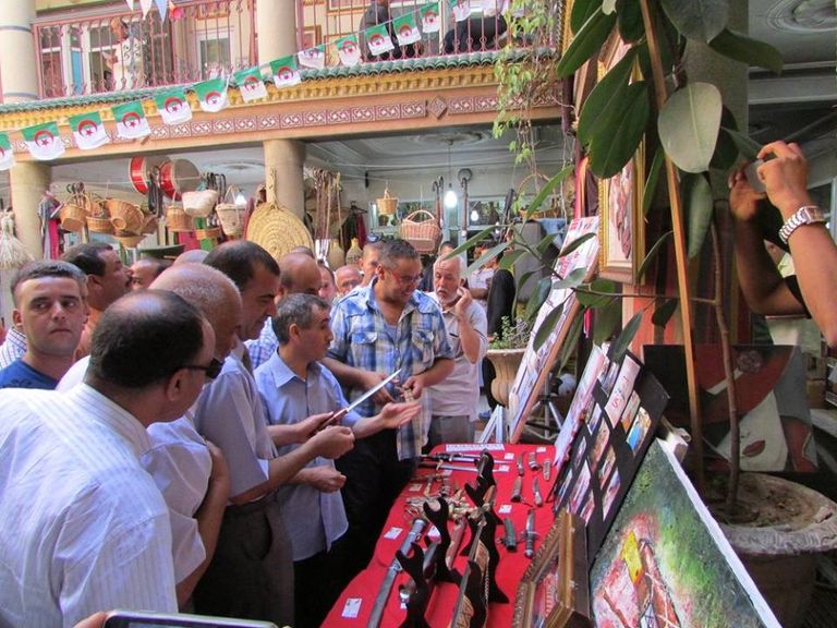 الجزائريون يستعدون لعيد الأضحى بتظاهرة "الموسْ البوسْعادي"