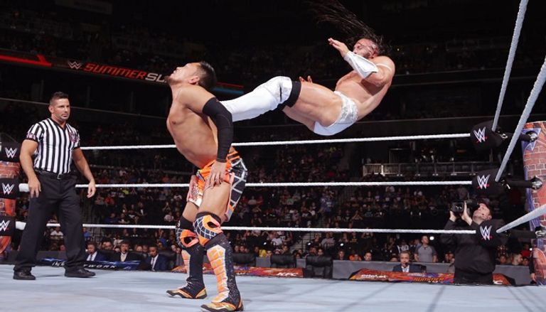 نيفيل بعد استعادة البطولة