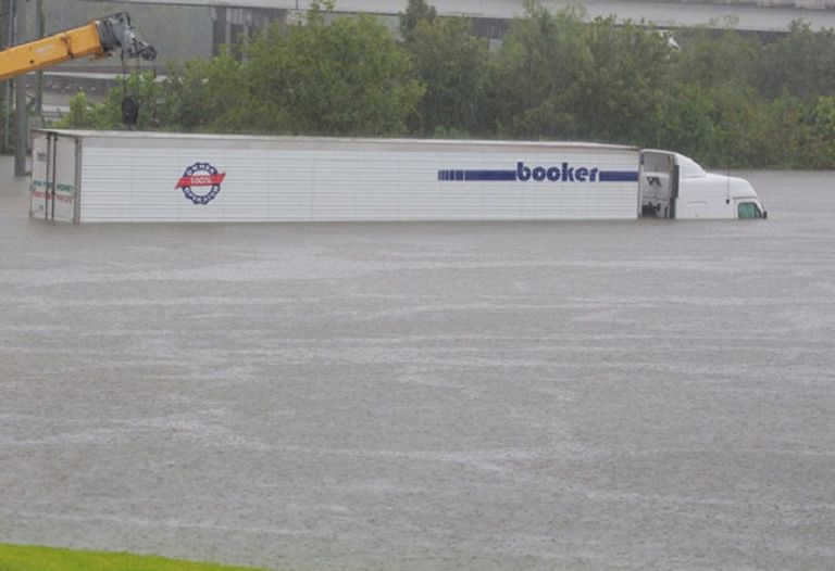 خسائر هارفي -الصور من رويترز