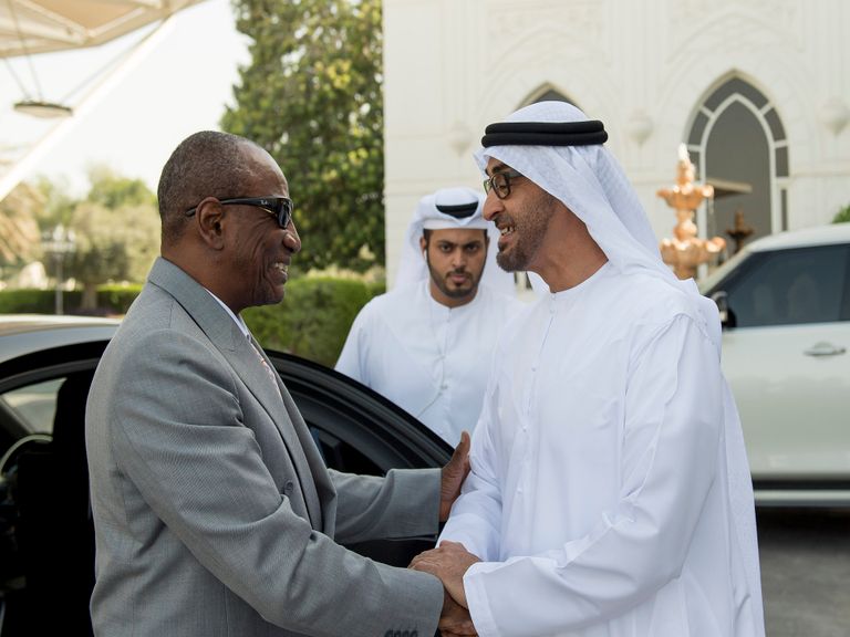 الشيخ محمد بن زايد آل نهيان برفقة الرئيس الغيني